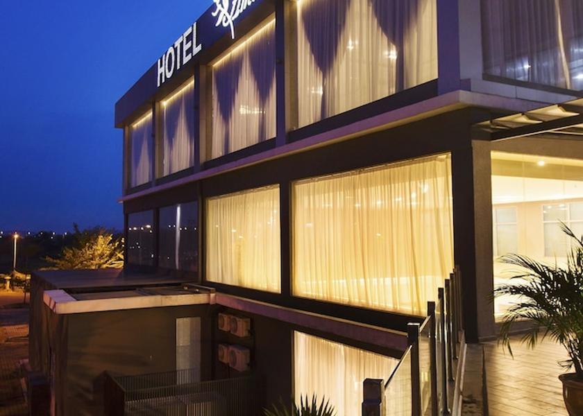 Johor Gelang Patah Facade