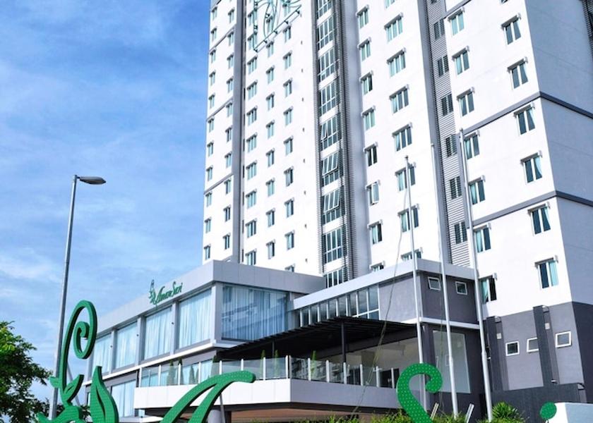 Johor Gelang Patah Exterior Detail