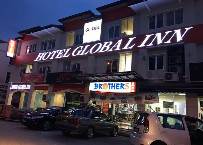 Selangor Ampang Front of property - evening/night