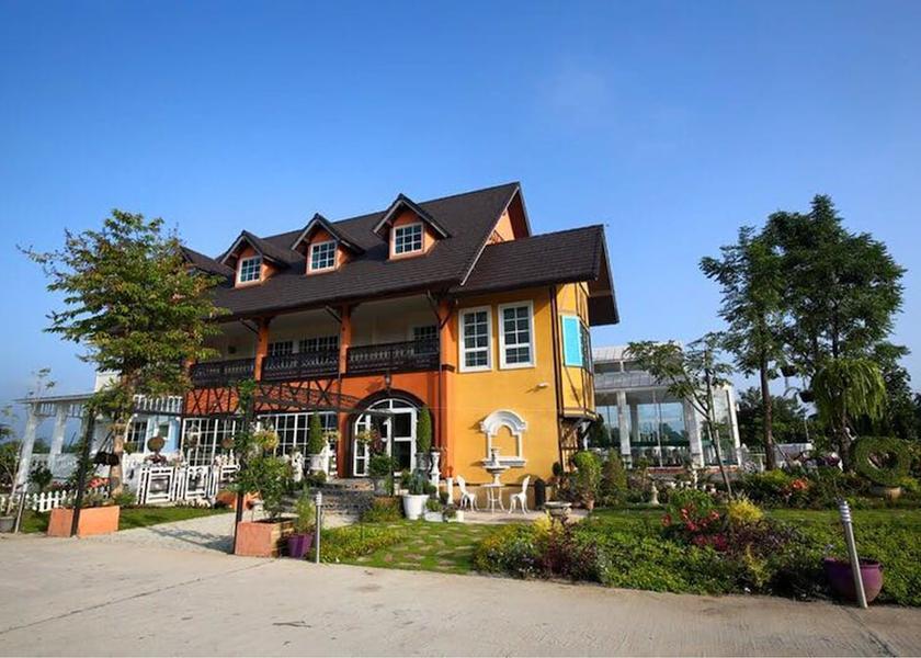 Chiang Mai Province San Sai Exterior