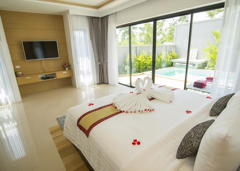 Phuket Choeng Thale Room