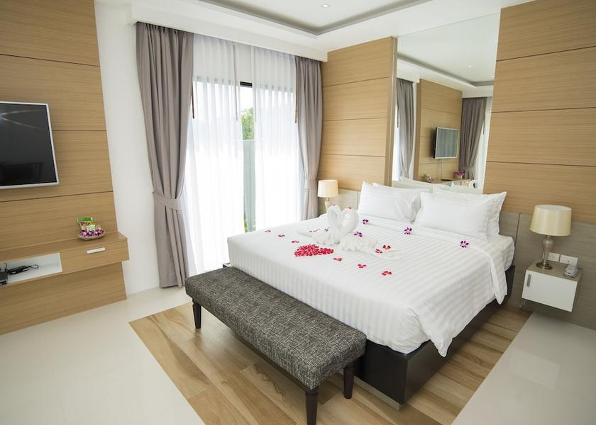 Phuket Choeng Thale Room