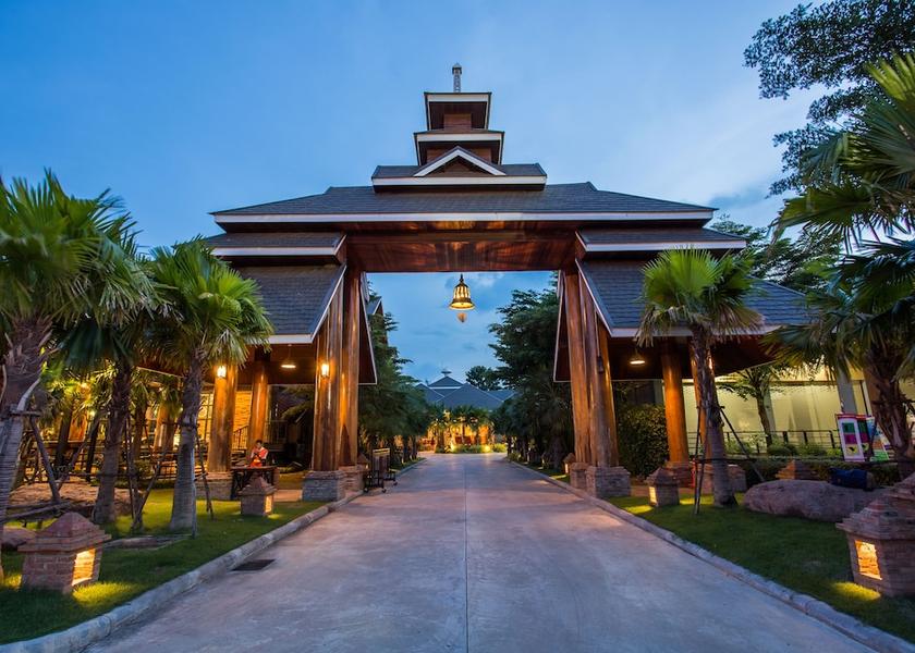 Buri Ram prakhon chai Exterior Detail