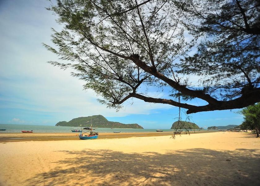 Prachuap Khiri Khan Province Sam Roi Yot Beach