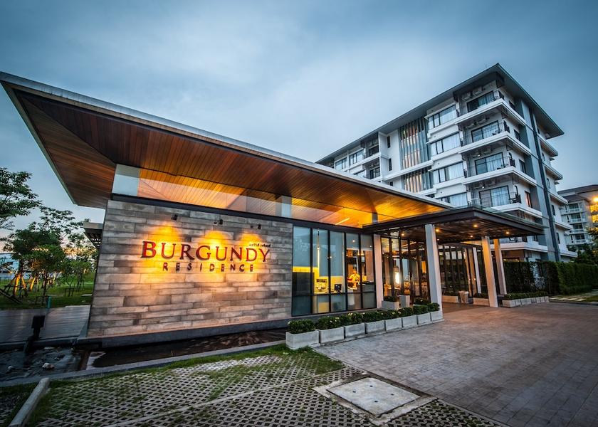 Prachin Buri Si Maha Phot Front of property - evening/night