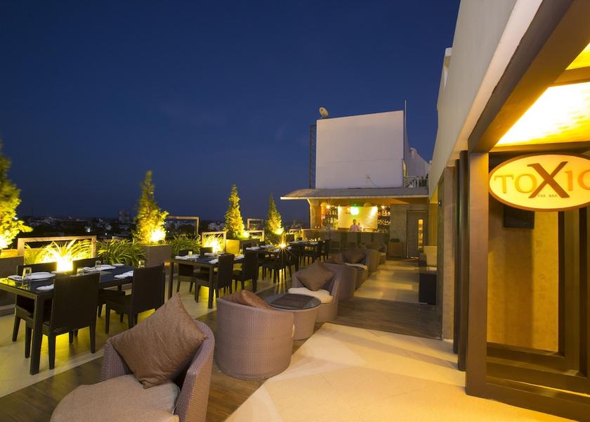 Pondicherry Pondicherry Bar (on property)