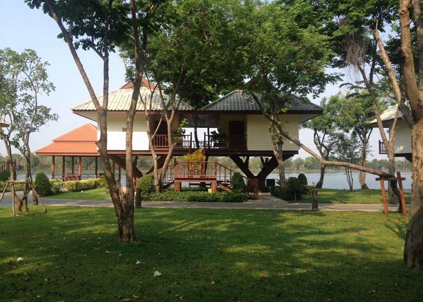 Suphan Buri Doem Bang Nang Buat Exterior Detail