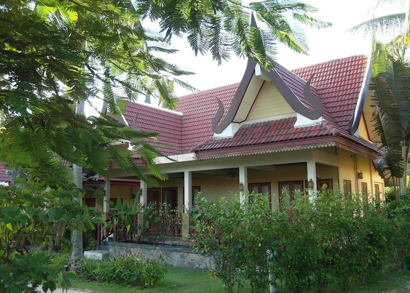 Phuket Rawai Exterior Detail