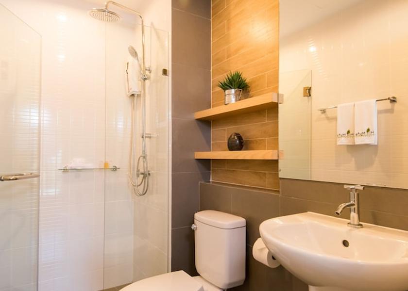 Phuket Province Choeng Thale Bathroom