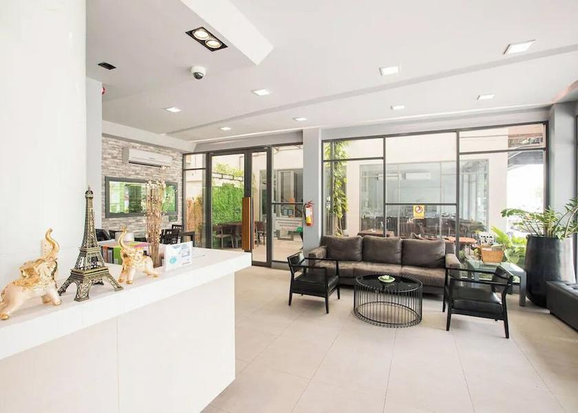 Bangkok Thanyaburi Lobby sitting area