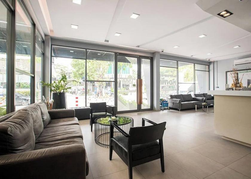 Bangkok Thanyaburi Lobby sitting area