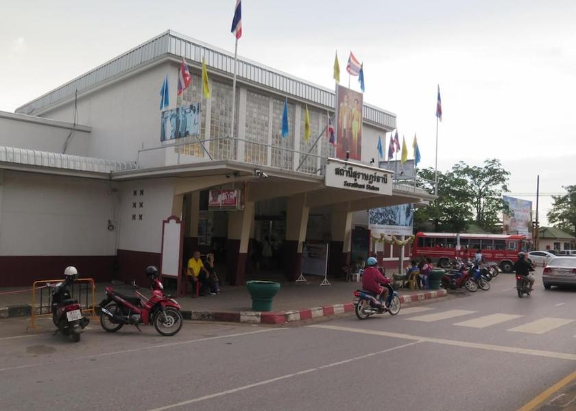 Surat Thani Phunphin Exterior Detail