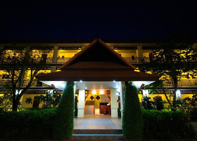 Chonburi pluak daeng Facade