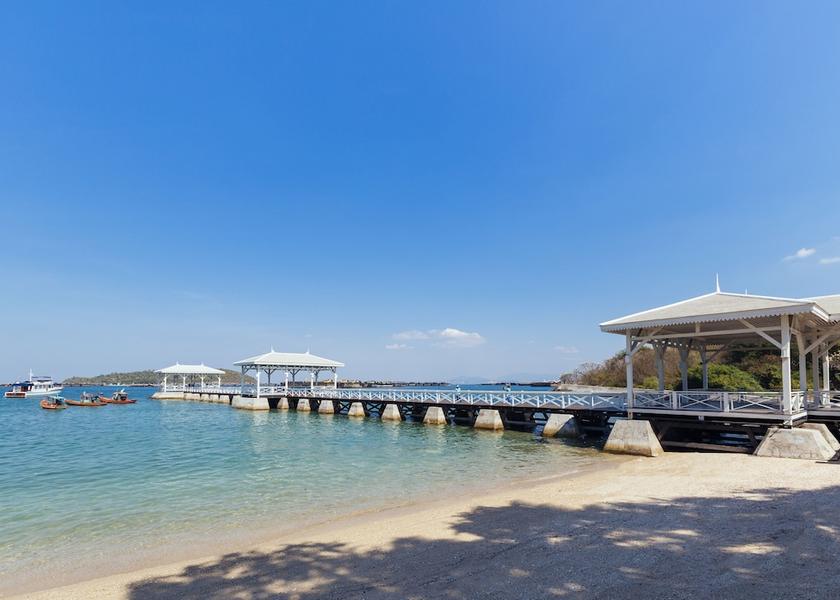 Chonburi Ko Sichang Beach