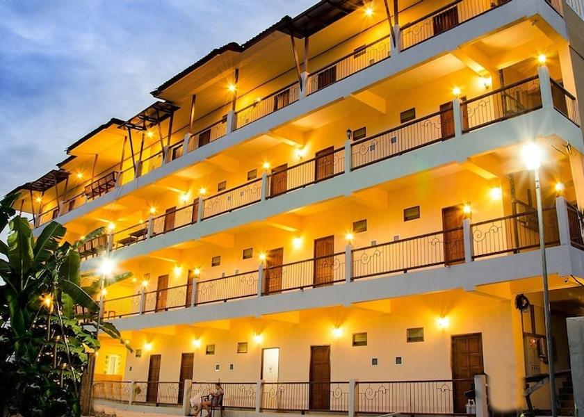 Sisaket Sisaket Facade