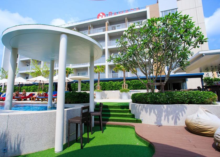 Phuket Province Patong Poolside bar