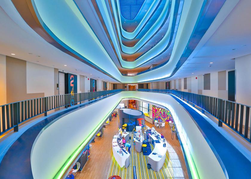 Phuket Province Choeng Thale Interior view