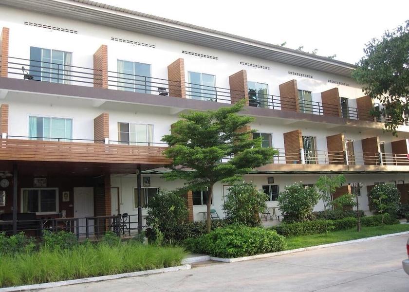 Nakhon Ratchasima Sung Noen Exterior Detail