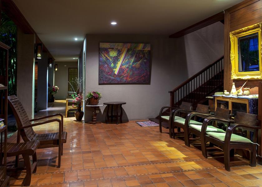 Lamphun Province Lamphun Interior entrance