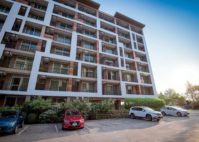 Samut Prakan Province Bang Sao Thong Parking