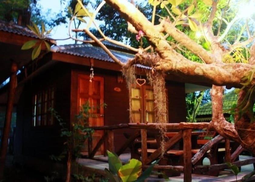 Chanthaburi Tha Mai Exterior Detail