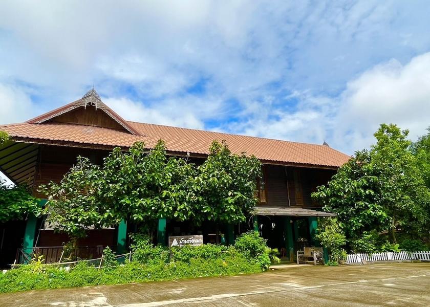 Sukhothai Province Sawankhalok Exterior
