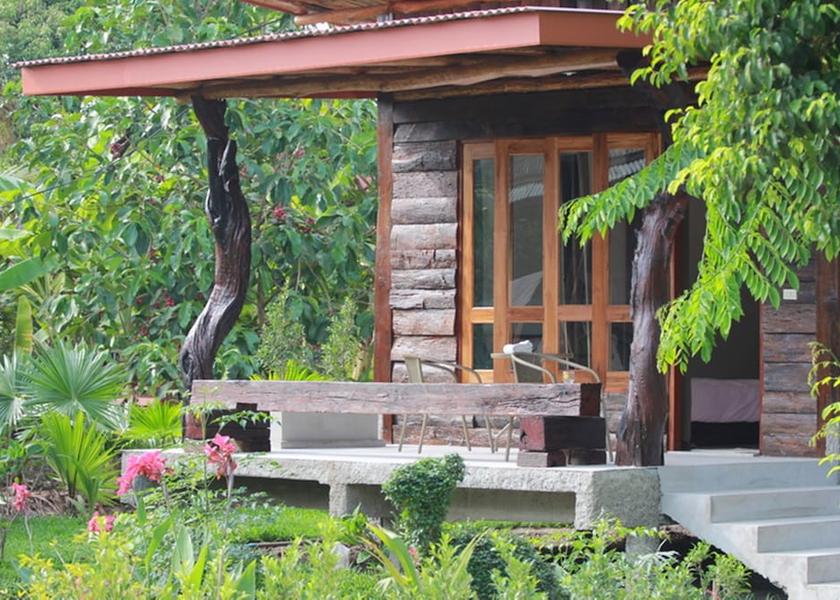 Samut Songkhram Bang Khonthi Exterior Detail