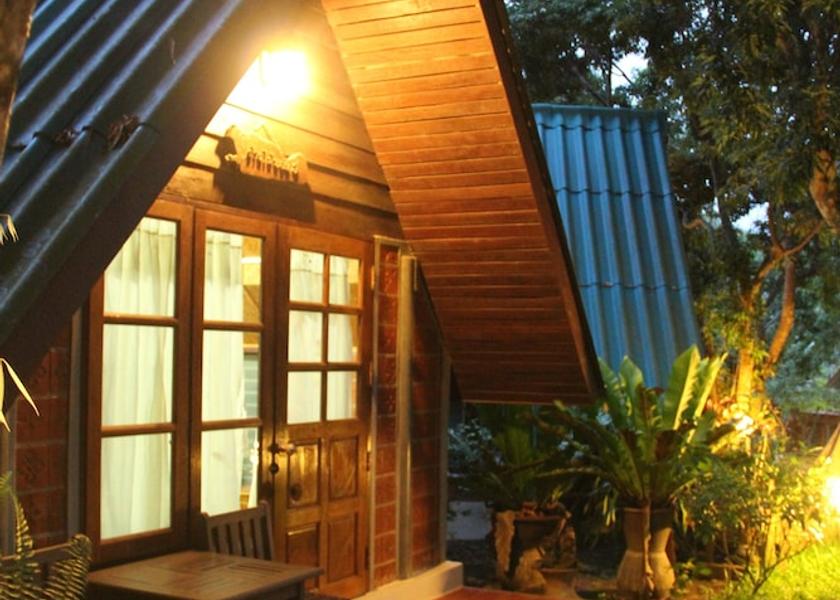 Samut Songkhram Bang Khonthi Exterior Detail