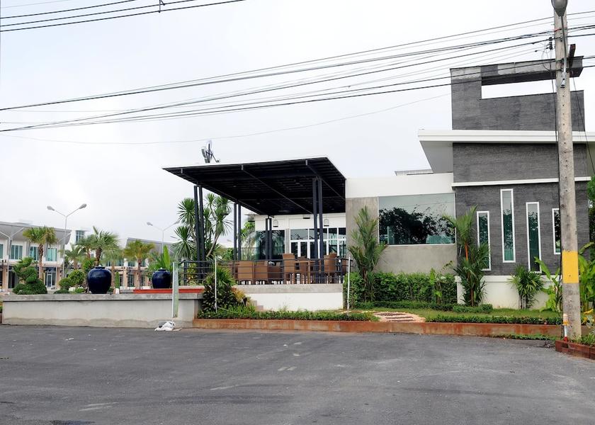 Surat Thani Phunphin Exterior Detail