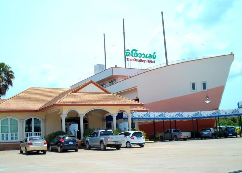 Surat Thani Phunphin Parking