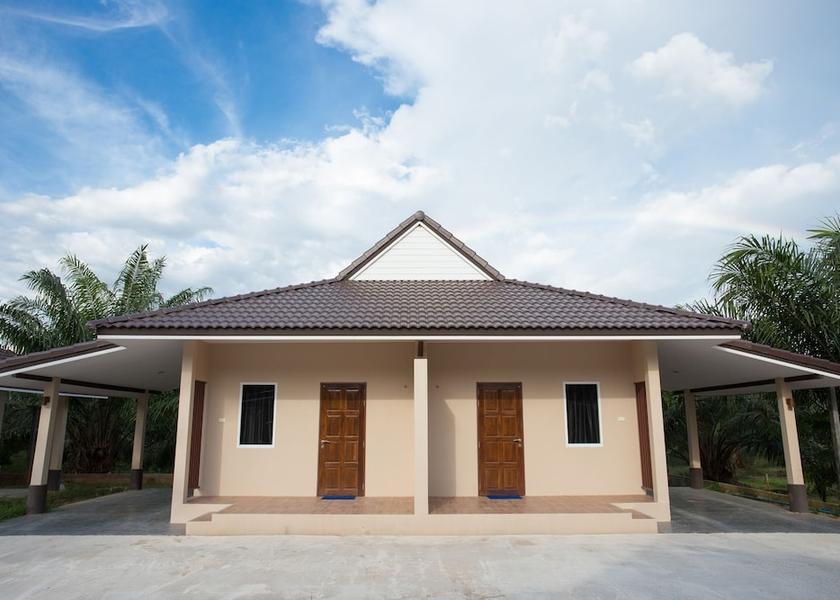 Surat Thani Phunphin Exterior Detail
