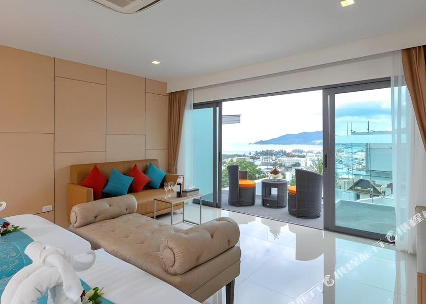 Phuket Patong Duplex Suite Family