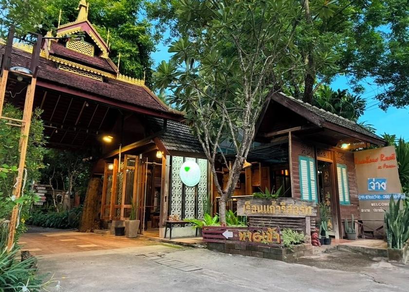 Phrae Province Sung Men Front of property