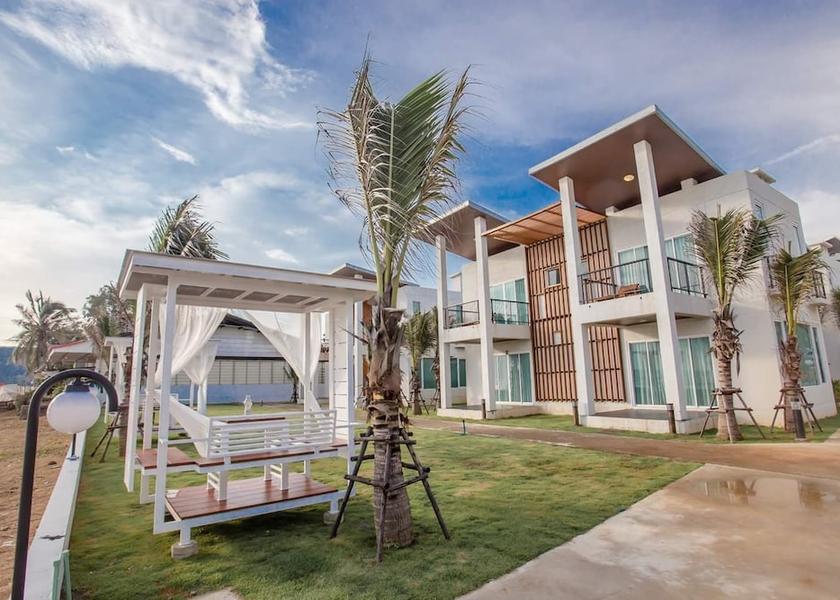 Chanthaburi Province Tha Mai Front of property