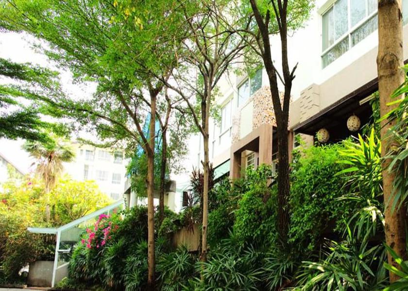 Chonburi Chonburi Exterior Detail
