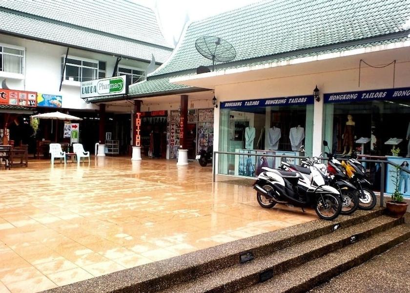  Thai Mueang Exterior Detail