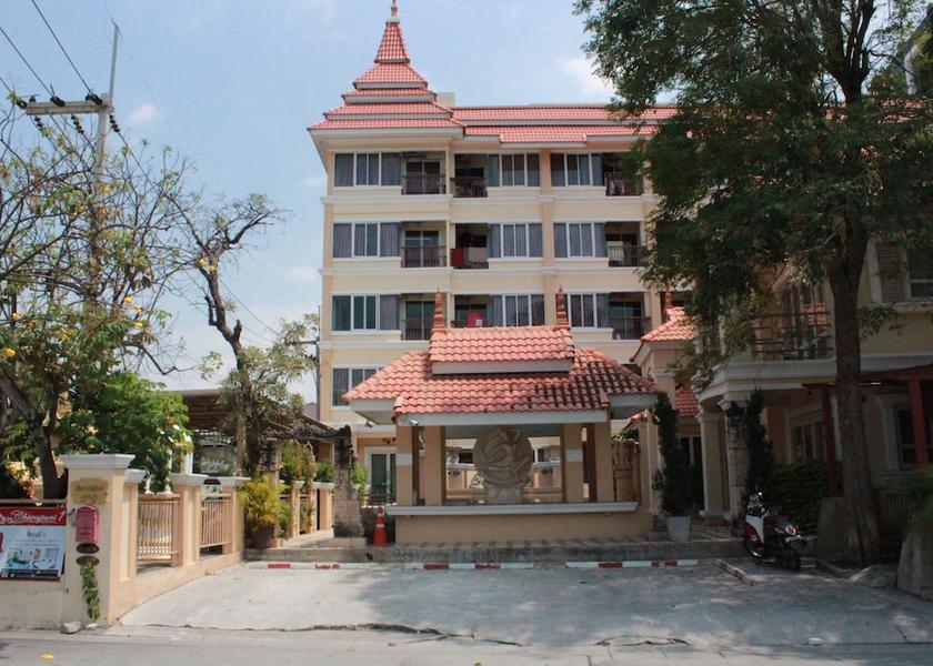 Chonburi Chonburi Entrance