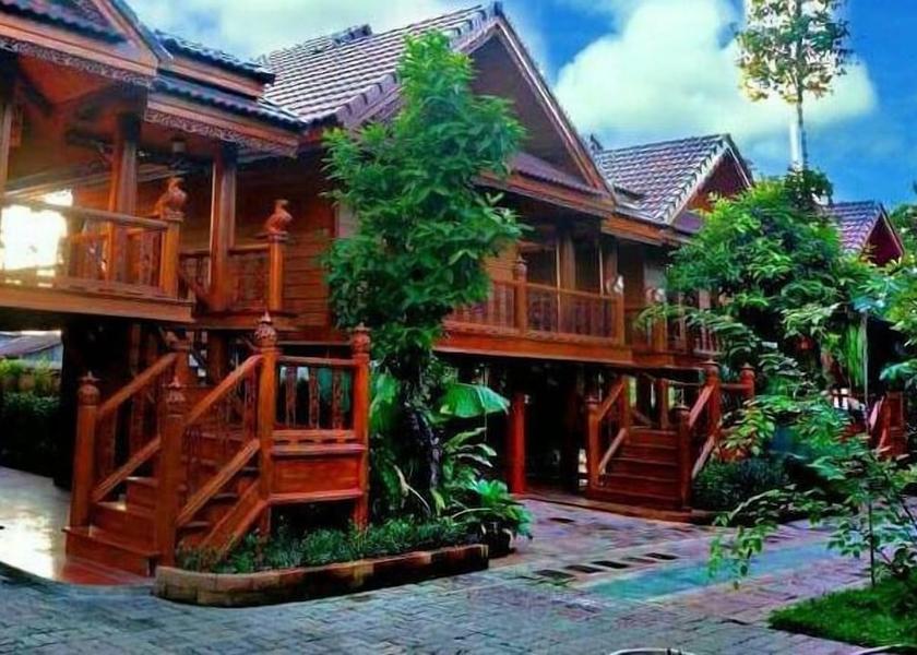 Phuket Sa Khu Facade