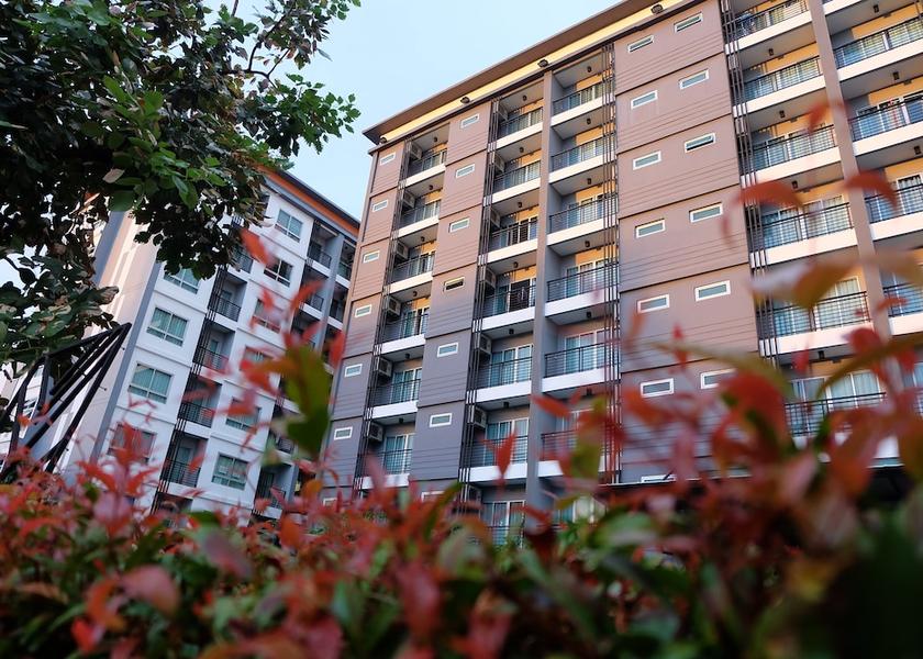 Chonburi pluak daeng Property Grounds