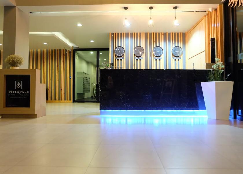 Chonburi pluak daeng Lobby
