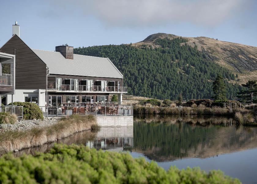 Canterbury Lake Tekapo Hotel Exterior