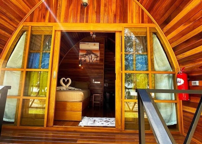 Prachuap Khiri Khan Thap Sakae Exterior Detail