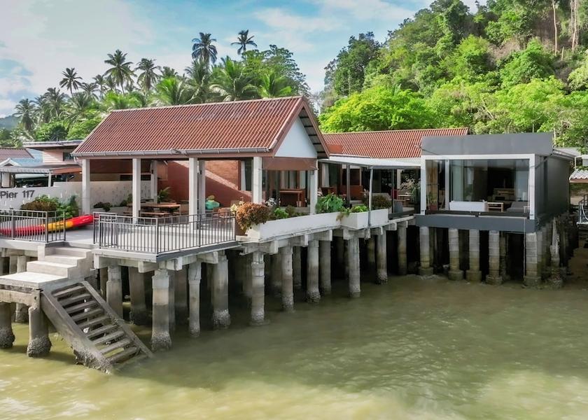 Chumphon Province Thung Tako Terrace/patio