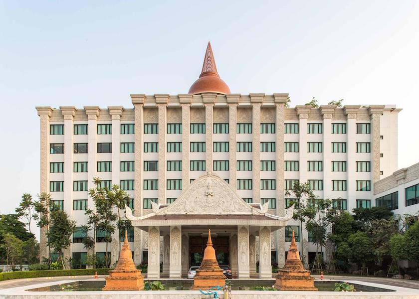 Nakhon Pathom nakhon pathom Facade