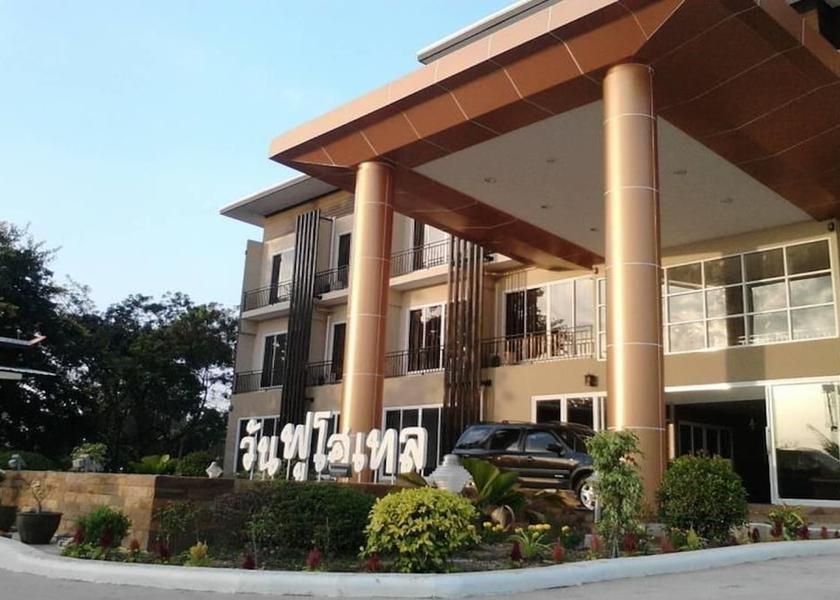 Surin Surin Exterior Detail