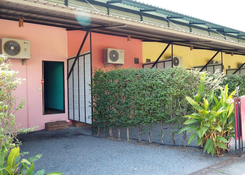 Bangkok Thanyaburi Exterior Detail