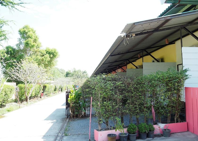 Bangkok Thanyaburi Exterior Detail