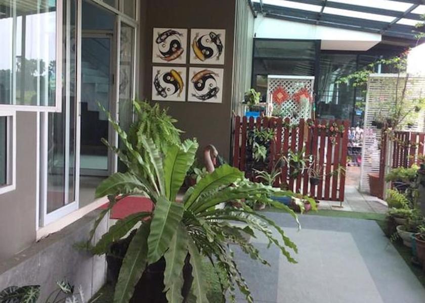 Bangkok Bang Bua Thong Exterior Detail