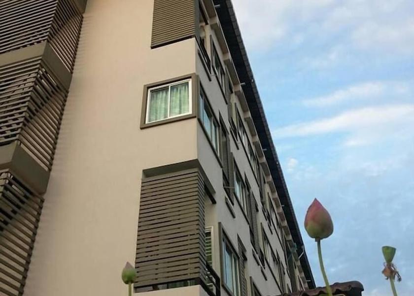 Bangkok Bang Bua Thong Exterior Detail