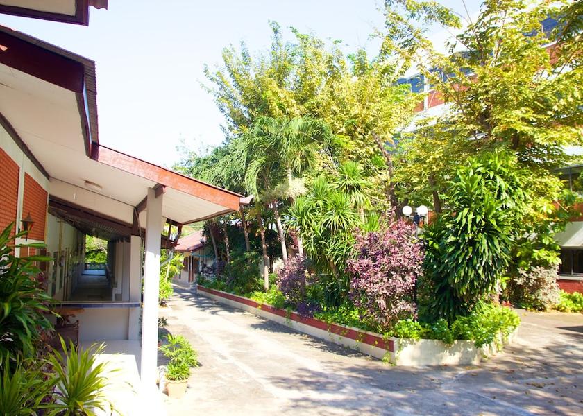 Chonburi Province Ko Sichang Property entrance